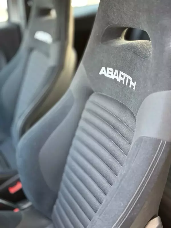 Abarth 695